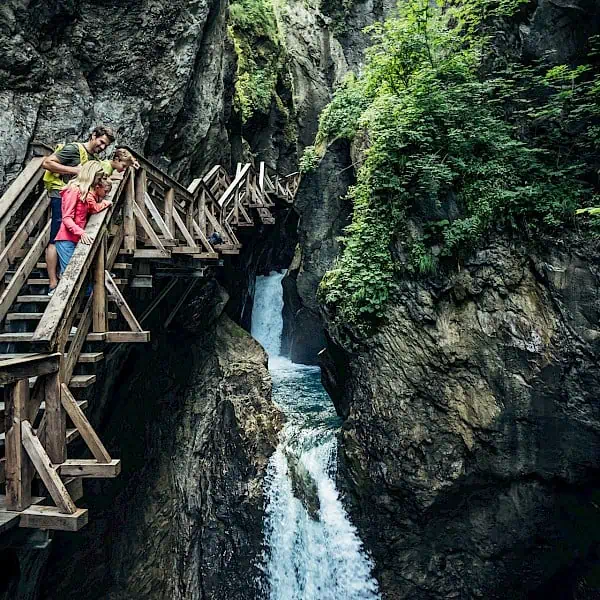 entdeckungstour-in-der-sigmund-thun-klamm---adventure-tour-at-the-sigmund-thun-gorge-_c_-zell-am-see-kaprun-tourismus.600x600.jpg